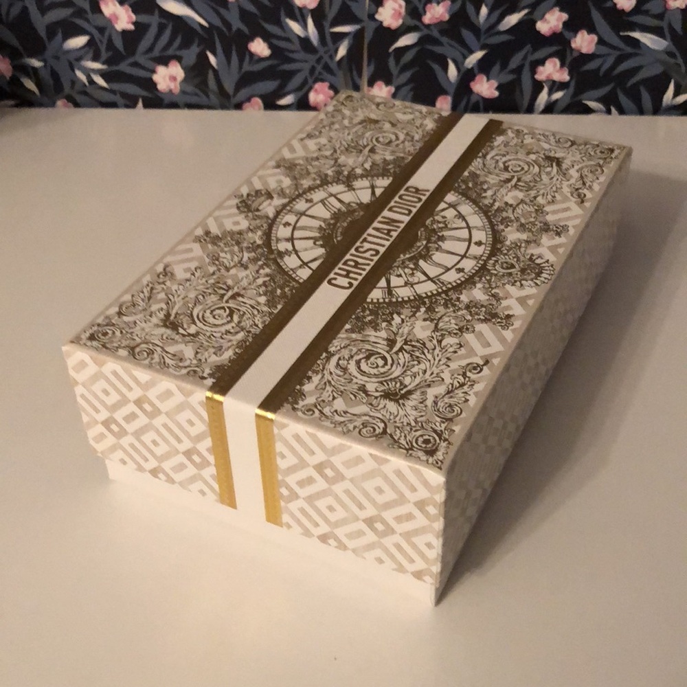 Dior Gift Box - Picture 2 of 8